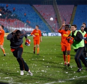 Steaua va plati o amenda injumatatita pentru bulgarii aruncati de fani cu Ceahlaul