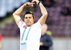 Schimb tensionat de replici, în direct, la Tribuna 0, între Contra şi un fan dinamovist aflat pe stadion: "Ai făcut prăpăd!"