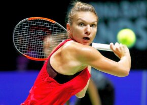 FOTO + VIDEO Mingi nerăbdătoare » Prima victorie la Singapore! Liderul mondial Simona Halep, lecție de tenis contra Carolinei Garcia