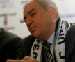 FOTO  » Hizo e manager general la U Cluj: "Nu aducem jucători de pe DVD-uri sau internet" ;)