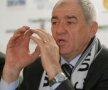 FOTO  » Hizo e manager general la U Cluj: "Nu aducem jucători de pe DVD-uri sau internet" ;)