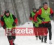 FOTO / Dinamoviştii au fost încurcaţi de zăpadă la antrenamentul de azi
