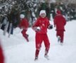 Vezi o galerie foto cu bucuria în zăpadă a micilor dinamovişti!