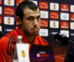 FOTO / Mascherano s-a plictisit la conferinţa lui Liverpool