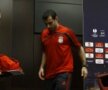 FOTO / Mascherano s-a plictisit la conferinţa lui Liverpool