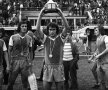 Pe "Republicii", Craiova trece de Olimpia Satu Mare în finala Cupei României, în vara lui 1978. În spatele lui Ştefănescu, Cămătaru