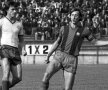 O imagine istorică din arhiva Gazetei Sporturilor. Sameş şi Cruyff, pe Ghencea, în 28 septembrie 1977, meci de Cupa UEFA cîştigat cu 3-1 de catalani