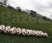 Suporterii formaţiei U Cluj au participat la antrenamentul de miercuri şi le-au cerut jucătorilor victoria în faţa marii rivale