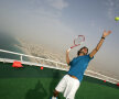 Burj Al Arab Tennis Court a fost inaugurat in 2005, cu un meci dintre Roger Federer si Andre Agassi. Este un teren suspendat la 211 metri inaltime, in hotelul Burj al Arab din Dubai (foto: Reuters)
