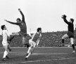 Martie 1973. U Craiova - Dinamo 1-0. Ştiinţa obţine o mare victorie în faţa rivalei din Ştefan cel Mare, cu un gol al regretatului Oblemenco Foto: Arhiva GSP
