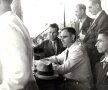 Dej, alături de Chivu Stoica, pe căldură, în august 1945, în tribunele stadionului “Giuleşti”, urmărind problema economatelor
