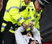 Scenele de groază, cu Neil Lennon atacat de un suporter al lui Hearts 
Foto: Agerpres