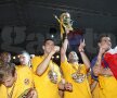 Gălăţenii au primit astăzi medaliile de campioni şi trofeul Ligii 1