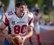 O selecţionată a celor mai buni baschetbalişti de la Sport Arena Streetball, s-a duelat cea mai cunoscută echipă de fotbal american din România, Bucharest Warriors. 