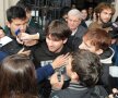 Lionel Messi a avut parte de un moment neplăcut în timp ce dădea autografe în orașul natal (sursa foto: lacapital.com.ar)