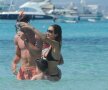 GALERIE FOTO » Se poate şi aşa! Van Persie, familist convins, e-n vacanţă în Spania cu copiii