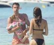 GALERIE FOTO » Se poate şi aşa! Van Persie, familist convins, e-n vacanţă în Spania cu copiii