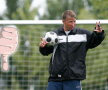 Dan Petrescu este un fel de Dumnezeu pentru cei de la Kuban. Ieri însă, Bursucul nu a mai putut face nimic. În Cupă, a fost egalat de Dinamo (durerea e si mai mare...) Briansk în ultimul minut, apoi a mai încasat două goluri, 1-3