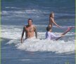 David Beckham a dat fotbalul pentru surfing (foto sursa justjared.buzznet.com)