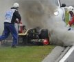 FOTO! Aproape de tragedie! Heidfeld a ieşit din monopost cu cîteva secunde înainte să explodeze