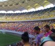 Bogdan I (foto 3): "In sfarsit avem si noi un stadion adevarat. Abia astept sa-mi iau bilet la meciul cu Franta. Cred ca va fi o atmosfera incendiar. Pacat ca nu ne-au lasat si la etaj!"