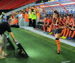 Mircea Lucescu a dat indicatii la filmarile videoclipullui cantaretei Gaitana