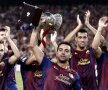 Xavi, Iniesta şi compania arată trofeul cucerit miercuri si joi noapte, Supercupa Spaniei