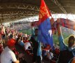 Stadionul s-a umplut cu mult timp înainte de fluierul de start