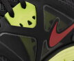 Pantoful Nike Lunarglide+ 3 este disponibil în magazinele Nike din România, în două variante atât pentru femei cât şi pentru bărbaţi