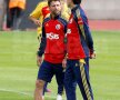 Antrenamentul României pe stadionul Josy Barthel s-a desfăşurat începînd cu ora 12:00 Au participat toţi jucătorii care au făcut deplasarea, inclusiv suspendatul Săpunaru, cel care va reveni în echipă contra Franţei