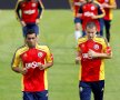 Antrenamentul României pe stadionul Josy Barthel s-a desfăşurat începînd cu ora 12:00 Au participat toţi jucătorii care au făcut deplasarea, inclusiv suspendatul Săpunaru, cel care va reveni în echipă contra Franţei