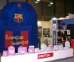 FC Barcelona deține cel mai mare rucsac din lume, "titlu" abia trecut în Cartea Recordurilor. Acesta are o înălțime de 4,31m și o lățime de 3,21m