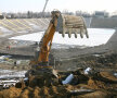 Decembrie 2007: buldozerele muşcă din tribunele bătrînului stadion