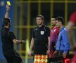 Costea a luat galben înainte de a intra pe teren
