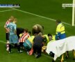 Przemysław Tytoń, portarul lui PSV, s-a accidentat grav în minutul 30 al meciului cu Ajax