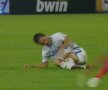 Băcilă a fost dus direct la spital. Fractura de tibie şi peroneu îl va ţine în afara gazonului pînă în 2012. Captură TV Dogi Sport
