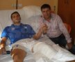 Cosmin Băcilă e ajutat de familie şi de prieteni să mai uite de accidentarea suferită