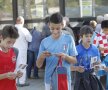 Copii au luat o mica pauza de la scoala ca sa ajunga la stadion