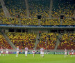 Ultramoderna Arenă Națională va
fi destul de goală diseară. La cuplajul din ‘85, fotbaliștii aproape că alergau lipiți de fani!