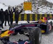 FOTO Record la înălţime » Cu maşina de Formula 1 pe Himalaya
