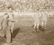 Aurel Toma a fost invitat să dea
lovitura de începere a meciului
Ripensia-Liverpool în 1936