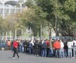 Suporterii Stelei şi Rapidului au făcut coadă la casele de bilete