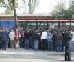 Suporterii Stelei şi Rapidului au făcut coadă la casele de bilete