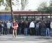 Suporterii Stelei şi Rapidului au făcut coadă la casele de bilete