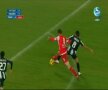 Niculae este faultat la marginea careului, dar Deaconu nu a acordat nimic. Dinamoviştii au cerut penalty