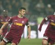 Imagini de la CFR Cluj - Dinamo Foto: Lorand Vakarcs