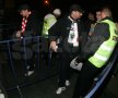 Suporterii lui Dinamo au fost supuşi unui control riguros înainte de a intra pe stadionul CFR-ului. Foto: Lorand Vakarcs