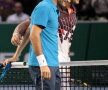 FOTO Federer l-a învins pe Tsonga în finala de la Paris Bercy şi a cîştigat al 18-lea Masters din carieră