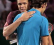 FOTO Federer l-a învins pe Tsonga în finala de la Paris Bercy şi a cîştigat al 18-lea Masters din carieră