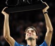 FOTO Federer l-a învins pe Tsonga în finala de la Paris Bercy şi a cîştigat al 18-lea Masters din carieră